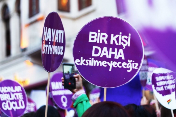 Üzgünüz, Öfkeliyiz, Kararlıyız: Bir Kişi Daha Eksilmemek İçin Eril Şiddete Karşı Mücadelemizi Sürdüreceğiz