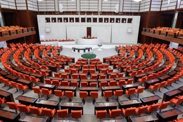 Sağlık Çalışanlarının Fiili Hizmet Zammının Artırılması İçin TTB’nin Hazırladığı Kanun Teklifi, CHP Tarafından TBMM Başkanlığına Sunuldu