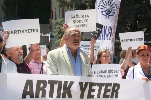 Sağlık Çalışanlarına Yönelik Şiddet Ülke Genelinde Protesto Edildi  “ARTIK YETER! SAĞLIKTA ŞİDDET SONA ERSİN”