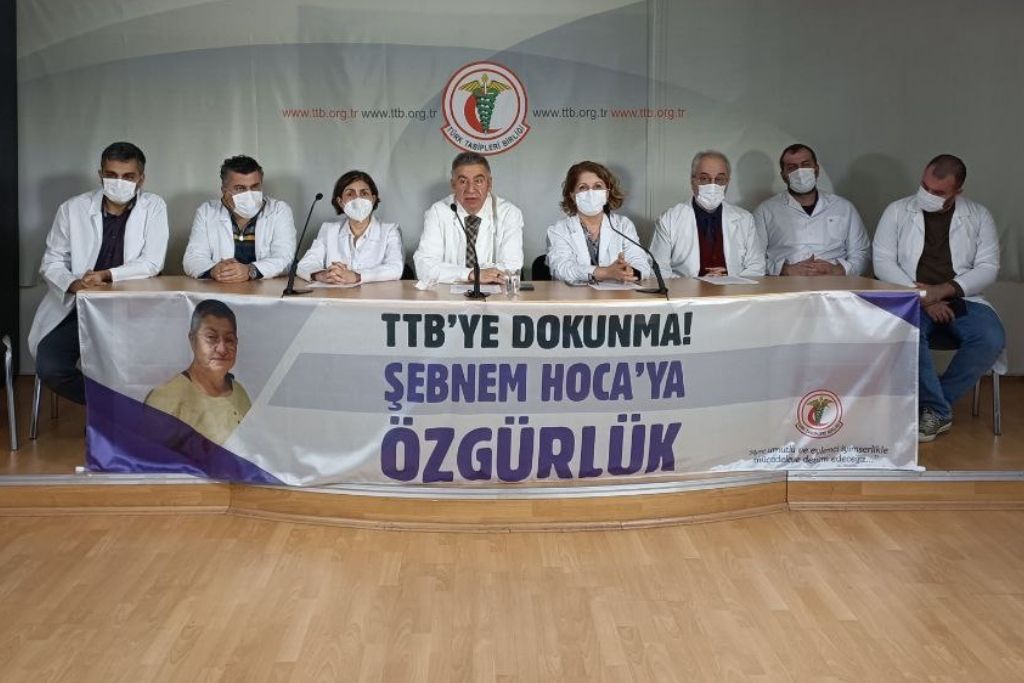 Karanlığa Karşı Tüm Hekimleri Önlüğünün Beyazıyla Çağlayan Adliyesi’ne Çağırıyoruz: TTB’ye Dokunma! Şebnem Hocaya Özgürlük!