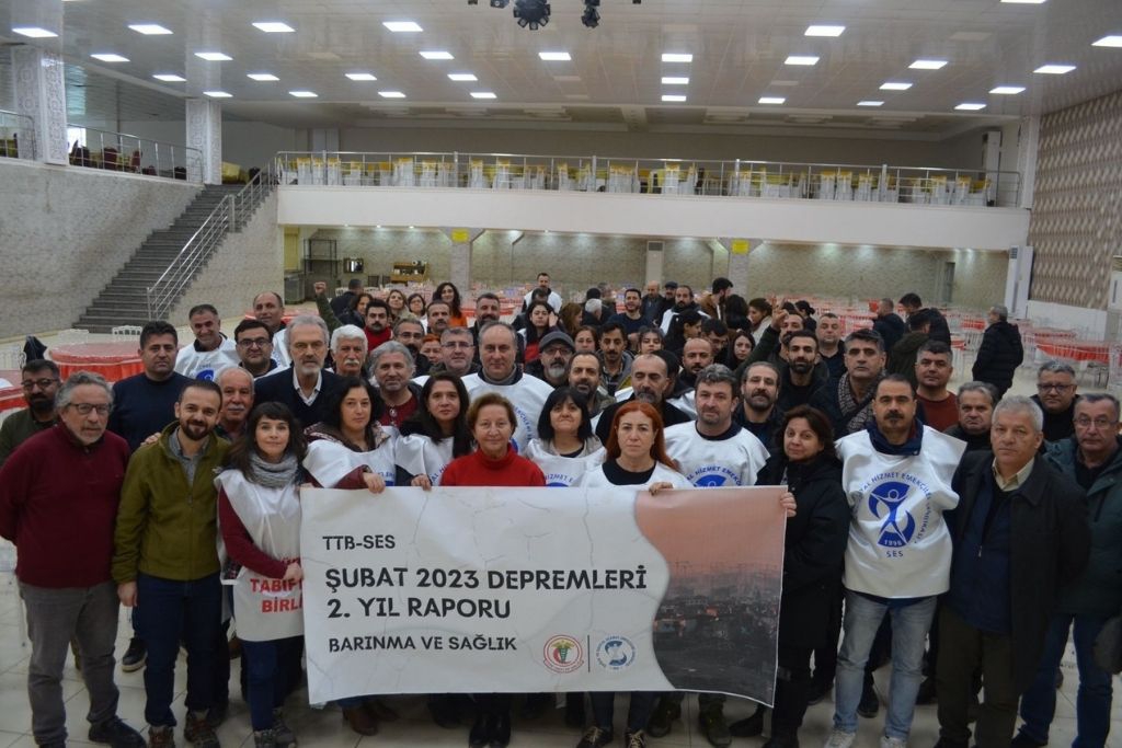 TTB-SES Şubat 2023 Depremleri 2. Yıl Raporu Yönetici Özeti, Adıyaman’da Paylaşıldı: “Kent Hakkı Mücadelesi, Toplumsal Sağlık Mücadelesidir”
